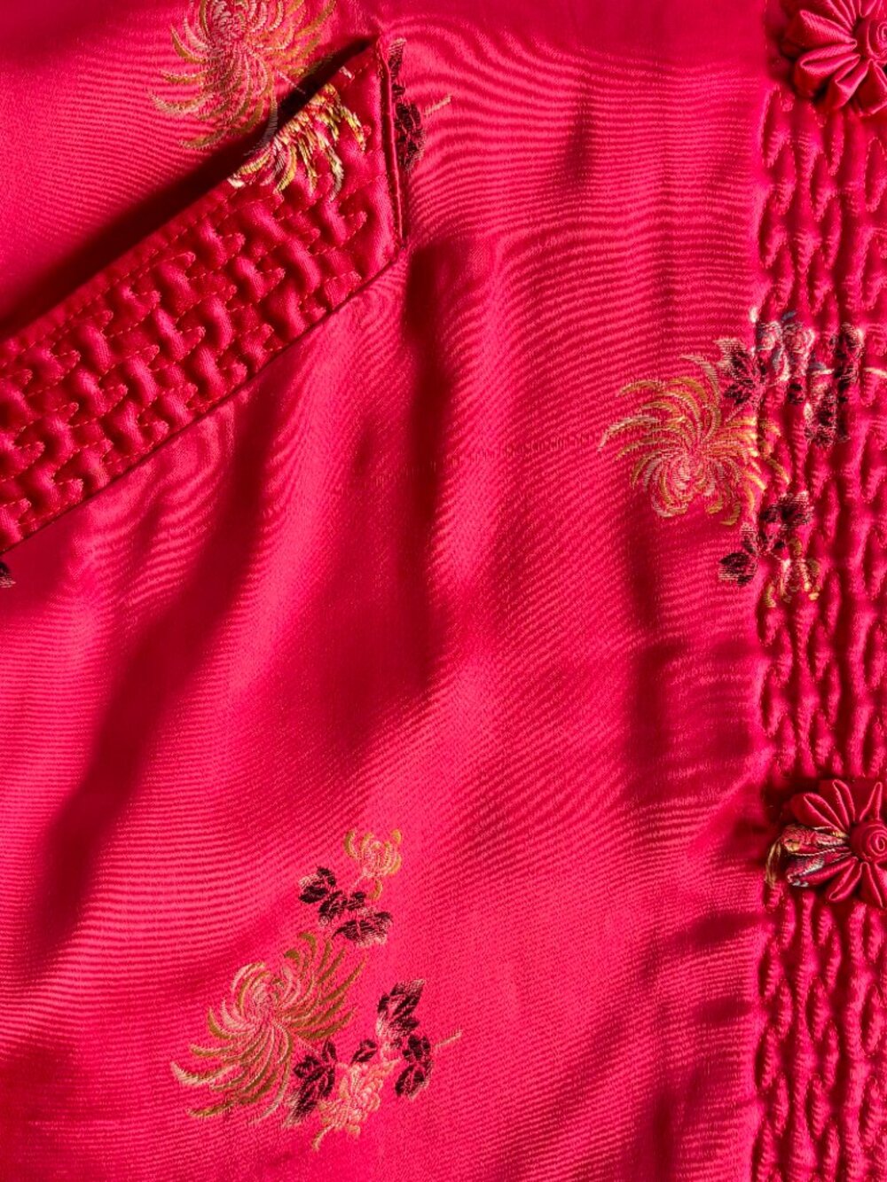 Asian Red Satin Embroidered Robe 40 Bust - Picture 10 of 12